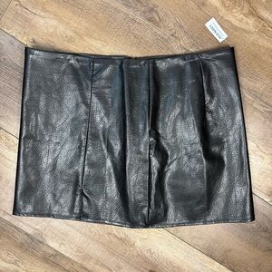 Old Navy Black Faux Leather Mini Skirt NWT Size 2X Plus High Waist